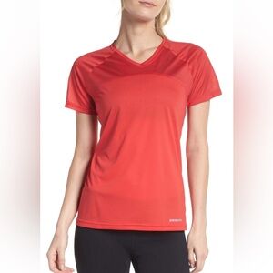 Patagonia W's Short-Sleeved Windchaser Shirt